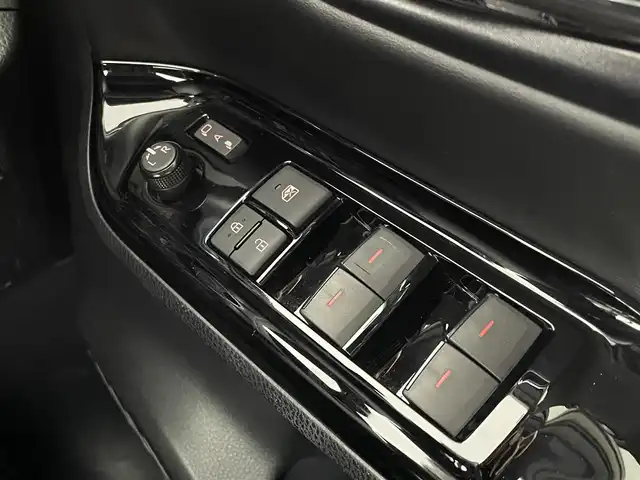 トヨタ ノア ハイブリッド G 大阪府 2021(令3)年 4.3万km アバンギャルドブロンズメタリック プリクラッシュセーフティ/　・レーンディパーチャーアラート　LDA/　・先行車発進告知機能/　・クリアランスソナー/　・パーキングサポートブレーキ　PSB/　・オートマチックハイビーム　AHB/純正SD/　ナビ/フルセグTV/CD/Bluetooth/バックカメラ/両側パワースライドドア/LEDオートライト/フォグランプ/クルーズコントロール/ステアリングスイッチ/ウォークスルールー/スマートキー/ビルトインETC/電動格納ミラー/ウィンカーミラー/純正15インチAW装着/純正フロアマット