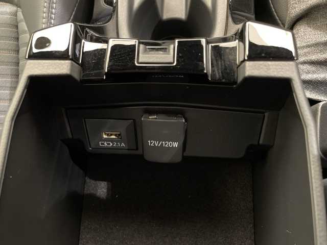 トヨタ カローラツーリング ハイブリッド ダブルバイビー 愛媛県 2020(令2)年 1.3万km ホワイトパールクリスタルシャイン 純正ナビ/Ｂｌｕｅｔｏｏｔｈ／ＵＳＢ/バックカメラ/衝突軽減ブレーキ/レーダークルーズコントロール/ＥＴＣ２．０/全方位ドライブレコーダー/モデリスタエアロ/前後コーナーセンサー/レーンキープアシスト/オートマチックハイビーム/LEDヘッドライト