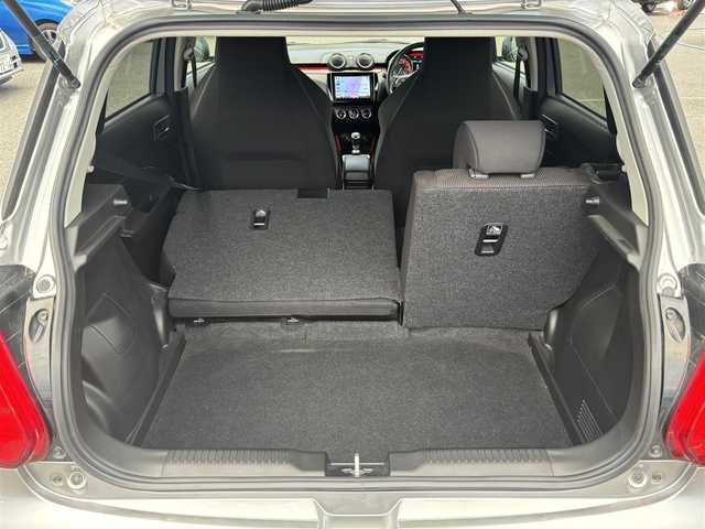 スズキ スイフト スポーツ セーフティPKG 愛知県 2019(令1)年 5.6万km プレミアムシルバーメタリック /禁煙//ワンオーナー//純正ナビ//CD/DVD/BT/MSV/USB/フルセグ//バックカメラ//全方位カメラ//前方ドラレコ//純正17AW//ビルトインETC2.0//ACC/PCS/LDA//横滑り防止装置//D席シートヒーター//ウッドコンビステアリング//ステアリングスイッチ//純正LEDオートライト//フロントフォグ//リアフォグ//電動格納ミラー//バニティミラー//純正フロアマット//スペアスマートキー//新車時保証書//取扱説明書