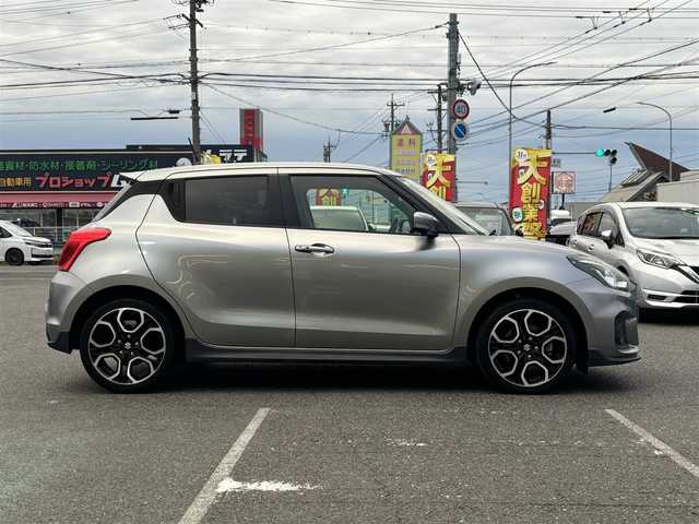 スズキ スイフト スポーツ セーフティPKG 愛知県 2019(令1)年 5.6万km プレミアムシルバーメタリック /禁煙//ワンオーナー//純正ナビ//CD/DVD/BT/MSV/USB/フルセグ//バックカメラ//全方位カメラ//前方ドラレコ//純正17AW//ビルトインETC2.0//ACC/PCS/LDA//横滑り防止装置//D席シートヒーター//ウッドコンビステアリング//ステアリングスイッチ//純正LEDオートライト//フロントフォグ//リアフォグ//電動格納ミラー//バニティミラー//純正フロアマット//スペアスマートキー//新車時保証書//取扱説明書