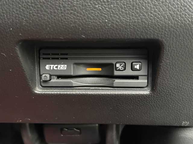 スズキ スイフト スポーツ セーフティPKG 愛知県 2019(令1)年 5.6万km プレミアムシルバーメタリック /禁煙//ワンオーナー//純正ナビ//CD/DVD/BT/MSV/USB/フルセグ//バックカメラ//全方位カメラ//前方ドラレコ//純正17AW//ビルトインETC2.0//ACC/PCS/LDA//横滑り防止装置//D席シートヒーター//ウッドコンビステアリング//ステアリングスイッチ//純正LEDオートライト//フロントフォグ//リアフォグ//電動格納ミラー//バニティミラー//純正フロアマット//スペアスマートキー//新車時保証書//取扱説明書