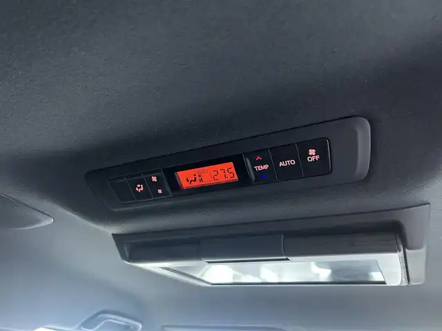 トヨタ ヴォクシー ZS 煌 静岡県 2018(平30)年 7.2万km ホワイトパールクリスタルシャイン トヨタセーフティセンス/・プリクラッシュセーフティセンス/・レーンディパーチャアラート/・オートマッチクハイビーム/アイドリングストップ/205/60R16タイヤ/16インチAW/革巻きステアリング/純正9型インチディーラーナビ/１２．１インチ後席フリップダウンモニター/電動格納ミラー/プッシュスタート/フォグランプ/ウィンカーミラー/ビルトインETC/LEDヘッドライト/ISOFIX/二眼ヘッドライトLED/ステアリングスイッチ/SRSエアバッグ/左右独立温度調整オートエアコン