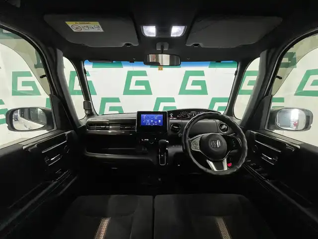 ホンダ Ｎ ＢＯＸ カスタム G L 鹿児島県 2018(平30)年 7.7万km プラチナホワイトパール 禁煙車/社外SDナビ/　・Bluetooth/　・フルセグTV/　・CD/　・DVD/　・iPod/　・USB/　・AM/FM/チップアップシート/片側パワースライドドア/後席サンシェード/バックカメラ/ETC/USB充電ソケット/純正フロアマット/純正アルミホイール/電動格納ミラー/ステアリングリモコン