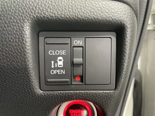 ホンダ Ｎ ＢＯＸ カスタム G L 鹿児島県 2018(平30)年 7.7万km プラチナホワイトパール 禁煙車/社外SDナビ/　・Bluetooth/　・フルセグTV/　・CD/　・DVD/　・iPod/　・USB/　・AM/FM/チップアップシート/片側パワースライドドア/後席サンシェード/バックカメラ/ETC/USB充電ソケット/純正フロアマット/純正アルミホイール/電動格納ミラー/ステアリングリモコン