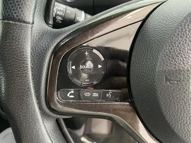 ホンダ Ｎ ＢＯＸ カスタム G L 鹿児島県 2018(平30)年 7.7万km プラチナホワイトパール 禁煙車/社外SDナビ/　・Bluetooth/　・フルセグTV/　・CD/　・DVD/　・iPod/　・USB/　・AM/FM/チップアップシート/片側パワースライドドア/後席サンシェード/バックカメラ/ETC/USB充電ソケット/純正フロアマット/純正アルミホイール/電動格納ミラー/ステアリングリモコン