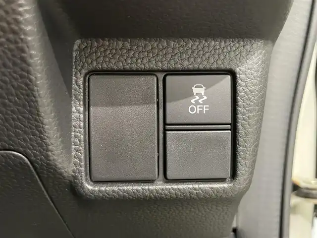 ホンダ Ｎ ＢＯＸ カスタム G L 鹿児島県 2018(平30)年 7.7万km プラチナホワイトパール 禁煙車/社外SDナビ/　・Bluetooth/　・フルセグTV/　・CD/　・DVD/　・iPod/　・USB/　・AM/FM/チップアップシート/片側パワースライドドア/後席サンシェード/バックカメラ/ETC/USB充電ソケット/純正フロアマット/純正アルミホイール/電動格納ミラー/ステアリングリモコン