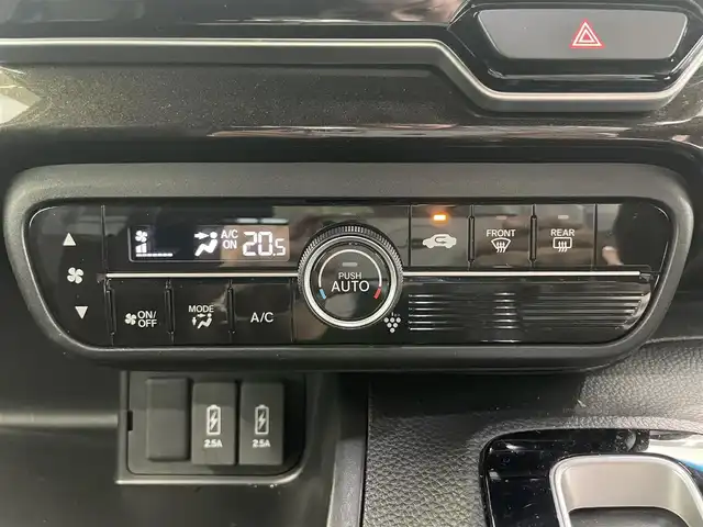 ホンダ Ｎ ＢＯＸ カスタム G L 鹿児島県 2018(平30)年 7.7万km プラチナホワイトパール 禁煙車/社外SDナビ/　・Bluetooth/　・フルセグTV/　・CD/　・DVD/　・iPod/　・USB/　・AM/FM/チップアップシート/片側パワースライドドア/後席サンシェード/バックカメラ/ETC/USB充電ソケット/純正フロアマット/純正アルミホイール/電動格納ミラー/ステアリングリモコン