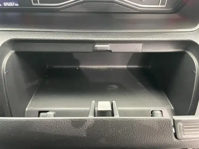 ホンダ Ｎ ＢＯＸ カスタム G L 鹿児島県 2018(平30)年 7.7万km プラチナホワイトパール 禁煙車/社外SDナビ/　・Bluetooth/　・フルセグTV/　・CD/　・DVD/　・iPod/　・USB/　・AM/FM/チップアップシート/片側パワースライドドア/後席サンシェード/バックカメラ/ETC/USB充電ソケット/純正フロアマット/純正アルミホイール/電動格納ミラー/ステアリングリモコン