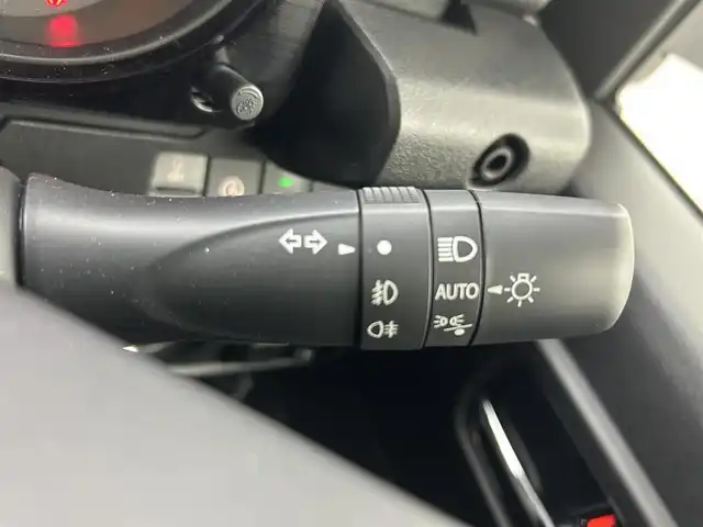 スズキ ジムニー ノマド FC 熊本県 2025(令7)年 0.1万km アークティックホワイトパール ワンオーナー　/禁煙車　/４WD/レーダークルーズコントロール　/前席シートヒーター　/衝突軽減ブレーキ　/レーンキープアシスト　/横滑り防止　/アイドリングストップ　/パーキングアシスト/ダウンヒルアシスト/オートライト/オートマチックハイビーム/LEDヘッドライト/フォグライト/スマートキー/プッシュスタート/スペアキー１本　/保証書　/取扱説明書