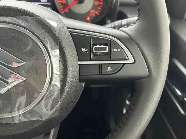 スズキ ジムニー ノマド FC 熊本県 2025(令7)年 0.1万km アークティックホワイトパール ワンオーナー　/禁煙車　/４WD/レーダークルーズコントロール　/前席シートヒーター　/衝突軽減ブレーキ　/レーンキープアシスト　/横滑り防止　/アイドリングストップ　/パーキングアシスト/ダウンヒルアシスト/オートライト/オートマチックハイビーム/LEDヘッドライト/フォグライト/スマートキー/プッシュスタート/スペアキー１本　/保証書　/取扱説明書