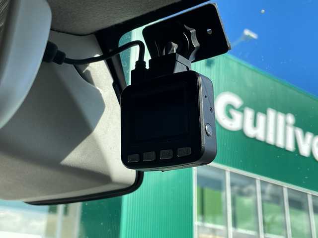 日産 ＮＶ１００クリッパー リオ G 青森県 2018(平30)年 11.8万km ムーンライトバイオレット 4WD・ターボ/ワンオーナー/ハイルーフ/社外HDDナビ・フルセグTV/CD・DVD・Bluetooth・HDD/後席モニター/バックカメラ/両側パワースライドドア/左オートステップ/前方ドライブレコーダー/エマージェンシーブレーキ/運転席シートヒーター/HIDヘッドライト/オートライト/フォグランプ/純正14インチアルミ/プッシュスタート/スマートキー/保証書・取説書