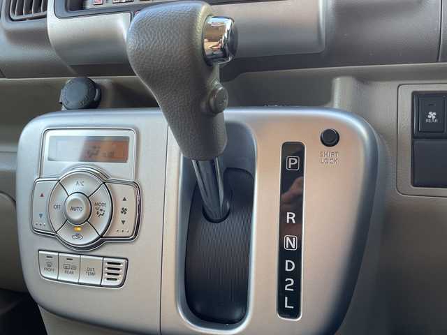 日産 ＮＶ１００クリッパー リオ G 青森県 2018(平30)年 11.8万km ムーンライトバイオレット 4WD・ターボ/ワンオーナー/ハイルーフ/社外HDDナビ・フルセグTV/CD・DVD・Bluetooth・HDD/後席モニター/バックカメラ/両側パワースライドドア/左オートステップ/前方ドライブレコーダー/エマージェンシーブレーキ/運転席シートヒーター/HIDヘッドライト/オートライト/フォグランプ/純正14インチアルミ/プッシュスタート/スマートキー/保証書・取説書