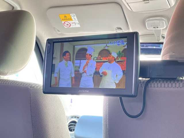 日産 ＮＶ１００クリッパー リオ G 青森県 2018(平30)年 11.8万km ムーンライトバイオレット 4WD・ターボ/ワンオーナー/ハイルーフ/社外HDDナビ・フルセグTV/CD・DVD・Bluetooth・HDD/後席モニター/バックカメラ/両側パワースライドドア/左オートステップ/前方ドライブレコーダー/エマージェンシーブレーキ/運転席シートヒーター/HIDヘッドライト/オートライト/フォグランプ/純正14インチアルミ/プッシュスタート/スマートキー/保証書・取説書