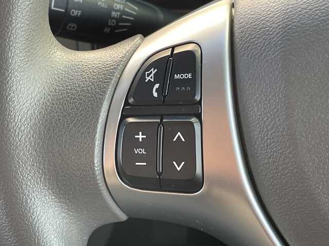 日産 ＮＶ１００クリッパー リオ G 青森県 2018(平30)年 11.8万km ムーンライトバイオレット 4WD・ターボ/ワンオーナー/ハイルーフ/社外HDDナビ・フルセグTV/CD・DVD・Bluetooth・HDD/後席モニター/バックカメラ/両側パワースライドドア/左オートステップ/前方ドライブレコーダー/エマージェンシーブレーキ/運転席シートヒーター/HIDヘッドライト/オートライト/フォグランプ/純正14インチアルミ/プッシュスタート/スマートキー/保証書・取説書