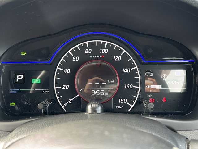 日産 ノート e－パワー ニスモ 山口県 2018(平30)年 7万km ホワイト ワンオーナー　/全方位カメラ　/デジタルインナーミラー/純正７型ナビ　/AM/FM/CD/DVD/AUX/Bluetooth/フルセグTV/前後コーナーセンサー　/ＬＥＤヘッドライト　/レーンキープアシスト　/衝突被害軽減ブレーキ　/オートライト　/純正フロアマット　/ドラレコ　/ＥＴＣ