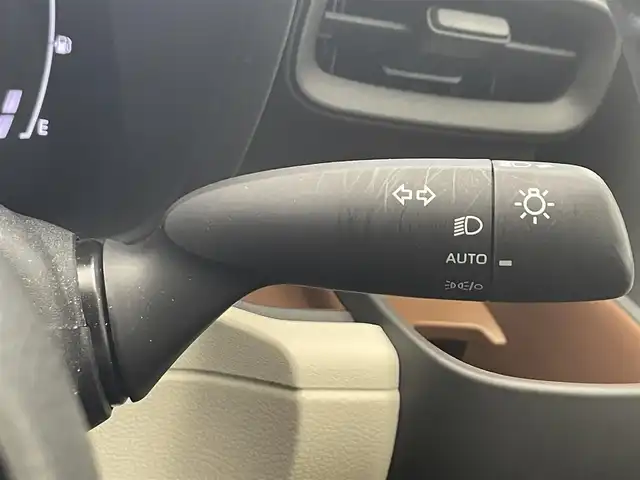 トヨタ シエンタ Z 滋賀県 2024(令6)年 0.6万km ベージュ 禁煙車/純正１０．５型ナビ/パノラミックビューモニター/前後ドラレコ/ＥＴＣ２．０/コンフォートパッケージ/ステアリングヒーター/シートヒーター/トヨタセーフティセンス/・プリクラッシュセーフティ/・レーンディパーチャーアラート/・レーダークルーズコントロール/・レーントレーシングアシスト/・アダプティブハイビームシステム/・ロードサインアシスト/・プロアクティブドライビングアシスト/・発進遅れ告知機能/両側パワースライドドア/ＬＥＤライト/スマートキー