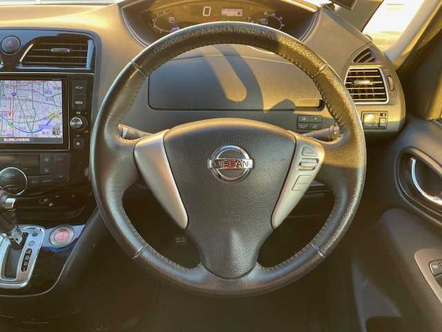 日産 セレナ ハイウェイS S HV Aセーフ 富山県 2014(平26)年 11万km ダイヤモンドブラック (株)IDOMが運営する【じしゃロン富山店】の自社ローン専用車両になります。こちらは現金またはオートローンご利用時の価格です。自社ローンご希望の方は別途その旨お申し付け下さい/フリップダウンモニター/純正ナビ/TV/CD/DVD/SD/Bluetooth/両側パワースライドドア/衝突被害軽減システム/全周囲カメラ/横滑り防止・レーンキープアシスト/クルーズコントロール/コーナーセンサー/ETC/レザー調シートカバー/プッシュスタート/スマートキー/取説/保証書/記録簿