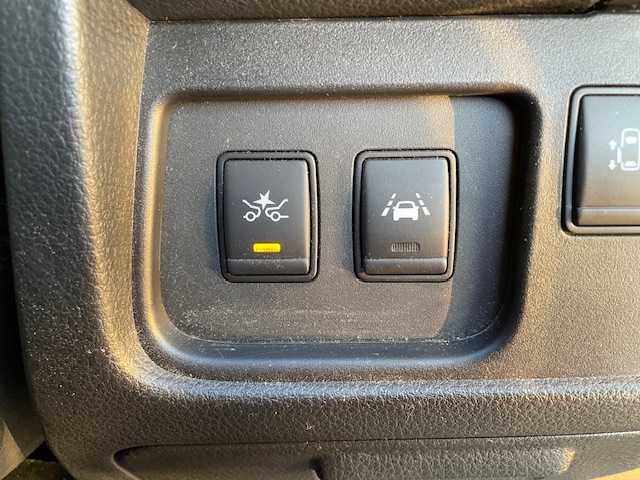 日産 セレナ ハイウェイS S HV Aセーフ 富山県 2014(平26)年 11万km ダイヤモンドブラック (株)IDOMが運営する【じしゃロン富山店】の自社ローン専用車両になります。こちらは現金またはオートローンご利用時の価格です。自社ローンご希望の方は別途その旨お申し付け下さい/フリップダウンモニター/純正ナビ/TV/CD/DVD/SD/Bluetooth/両側パワースライドドア/衝突被害軽減システム/全周囲カメラ/横滑り防止・レーンキープアシスト/クルーズコントロール/コーナーセンサー/ETC/レザー調シートカバー/プッシュスタート/スマートキー/取説/保証書/記録簿