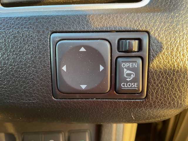 日産 セレナ ハイウェイS S HV Aセーフ 富山県 2014(平26)年 11万km ダイヤモンドブラック (株)IDOMが運営する【じしゃロン富山店】の自社ローン専用車両になります。こちらは現金またはオートローンご利用時の価格です。自社ローンご希望の方は別途その旨お申し付け下さい/フリップダウンモニター/純正ナビ/TV/CD/DVD/SD/Bluetooth/両側パワースライドドア/衝突被害軽減システム/全周囲カメラ/横滑り防止・レーンキープアシスト/クルーズコントロール/コーナーセンサー/ETC/レザー調シートカバー/プッシュスタート/スマートキー/取説/保証書/記録簿