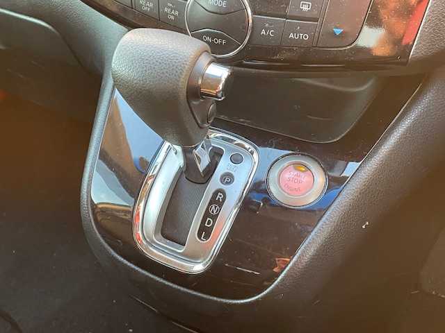 日産 セレナ ハイウェイS S HV Aセーフ 富山県 2014(平26)年 11万km ダイヤモンドブラック (株)IDOMが運営する【じしゃロン富山店】の自社ローン専用車両になります。こちらは現金またはオートローンご利用時の価格です。自社ローンご希望の方は別途その旨お申し付け下さい/フリップダウンモニター/純正ナビ/TV/CD/DVD/SD/Bluetooth/両側パワースライドドア/衝突被害軽減システム/全周囲カメラ/横滑り防止・レーンキープアシスト/クルーズコントロール/コーナーセンサー/ETC/レザー調シートカバー/プッシュスタート/スマートキー/取説/保証書/記録簿