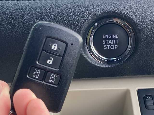 トヨタ シエンタ G 岡山県 2016(平28)年 4.9万km ホワイトパールクリスタルシャイン 純正ナビ　NSCP-W64/ワンセグTV、CD、FM、AM　/ETC/バックカメラ/前後ドライブレコーダー/両側パワースライドドア/スマートキー/プッシュスタート