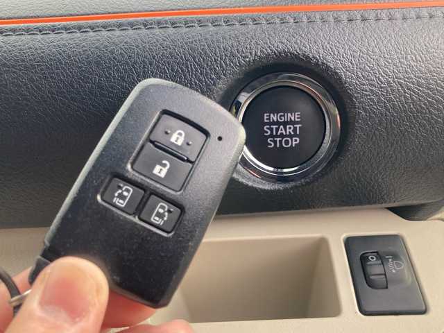 トヨタ シエンタ G 岡山県 2016(平28)年 4.9万km ホワイトパールクリスタルシャイン 純正ナビ　NSCP-W64/ワンセグTV、CD、FM、AM　/ETC/バックカメラ/前後ドライブレコーダー/両側パワースライドドア/スマートキー/プッシュスタート