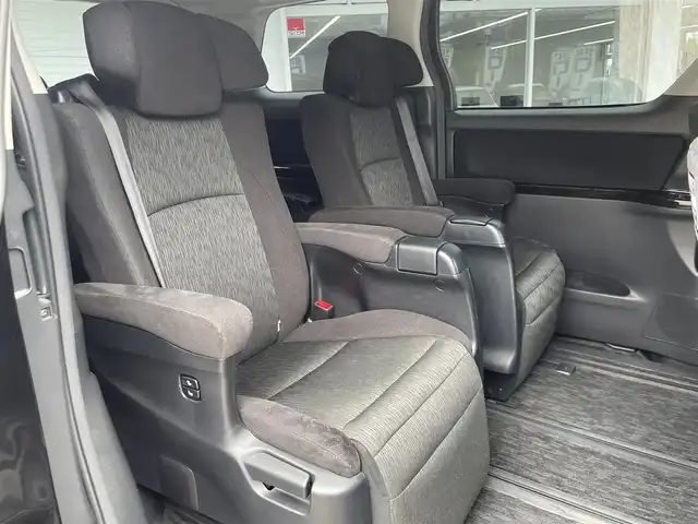 トヨタ ヴェルファイア 2．4Z Gエディション 京都府 2014(平26)年 11.1万km ブラック (株)IDOMが運営する【じしゃロン伏見店】の自社ローン専用車両になりますこちらは現金またはオートローンご利用時の価格です。自社ローンご希望の方は別途その旨お申付け下さい/備考欄特記事項あり