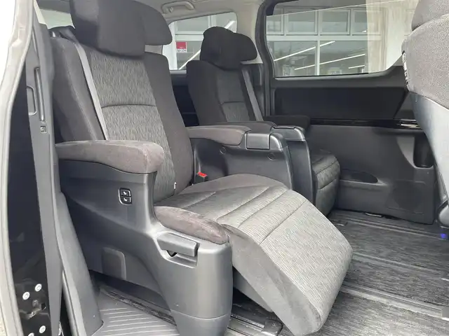 トヨタ ヴェルファイア 2．4Z Gエディション 京都府 2014(平26)年 11.1万km ブラック (株)IDOMが運営する【じしゃロン伏見店】の自社ローン専用車両になりますこちらは現金またはオートローンご利用時の価格です。自社ローンご希望の方は別途その旨お申付け下さい/備考欄特記事項あり