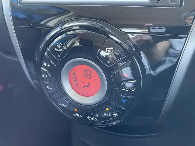 日産 ノート X DIG－S エマージェンシーB 佐賀県 2014(平26)年 5.4万km ダークメタルグレー 純正7型ナビゲーション「MM113D-W」/・AM/FM/CD/DVD/フルセグ/BT//・バックカメラ/スマートキー/スーパーチャージャー付/アイドリングストップ/ドアバイザー/オートエアコン/衝突被害軽減ブレーキ/レーンキープアシスト/プッシュスタート/純正フロアマット/純正ドアバイザー/新車保証書/取扱説明書/スペアキー1本