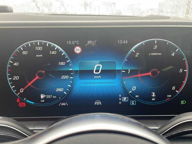 メルセデス・ベンツ ＧＬＥ４００ｄ 4MATIC スポーツ 三重県 2021(令3)年 1.3万km オブシディアンブラック メーカーオプション/・パノラミックスライディングルーフ/レーダーセーフティパッケージ/・アクティブディスタンスアシストディストロニック/・アクティブブレーキアシスト/・PRE-SAFE/・PRE-SAFEプラス/・PRE-SAFEサウンド/・緊急回避補助システム/・渋滞時緊急ブレーキ機能/・アクティブブラインドスポットアシスト/・アクティブレーンキーピングアシスト/・アクティブステアリングアシスト/・アクティブレーンチェンジアシスト/・アクティブエマージェンシーストップアシスト/・トラフィックサインアシスト/4WD/ターボ/1オーナー/Burmesterサラウンドサウンドシステム/純正12.3型ナビ/フルセグTV/【Bluetooth/USB】/360°ビューカメラ/ビルトインETC2.0/ドライブレコーダー/ヘッドアップディスプレイ/パドルシフト/ワイヤレス充電/レザーシート/1列目シートベンチレーション/1列目/2列目シートヒーター/1列目/2列目パワーシート/2列目電動格納シート/パワーバックドア/マルチビームLEDヘッドランプ/アダプティブハイビームアシストプラス/275/50R20インチ純正AW/プッシュスタート