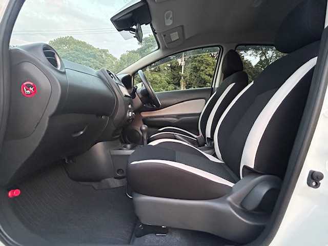 日産 ノート X 大阪府 2019(令1)年 2.3万km ブリリアントホワイトパール 社外ナビ(BT/CD/iPod)/衝突被害軽減システム/レーンキープアシスト/コーナーセンサー/横滑り防止装置/盗難防止装置/オートライト/社外フロアマット/アイドリングストップ/ＥＴＣ/電動格納ミラー/スペアキー×1/ハロゲンヘッドライト