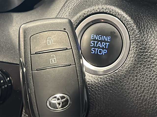 トヨタ ヤリスクロス Z アドベンチャー 岐阜県 2023(令5)年 1.9万km ブラックマイカ トヨタセーフティセンス/純正ディスプレイオーディオ/Bluetooth/CarPlay/バックカメラ/プリクラッシュセーフティ/レーダークルーズコントロール/レーンキープ/オートマチックハイビーム/前席シートヒーター/パワーシート/ステアリングヒーター/電子パーキング/ETC/ドライブレコーダー