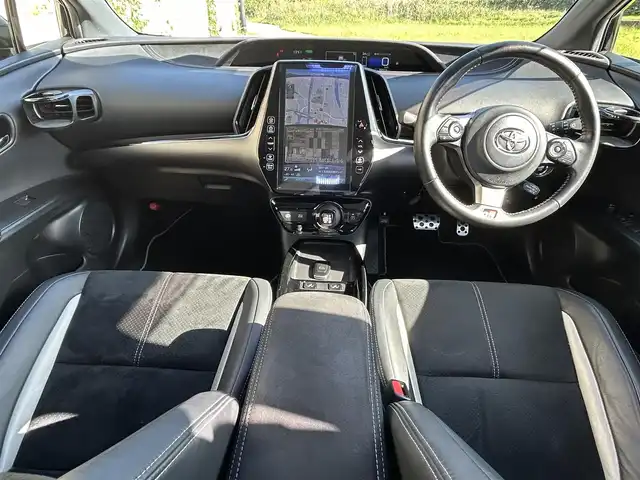 トヨタ プリウス ＰＨＶ Sナビパッケージ・GRスポーツ 長崎県 2019(令1)年 9.5万km アティチュードブラックマイカ 純正11.6インチナビ/（BT/フルセグ）/バックカメラ/衝突軽減システム/レーンアシスト/レーダークルーズ/ETC2.0/ステアリングスイッチ/ハーフレザーシート/シートヒーター/スマートキー/プッシュスタート/純正18インチAW