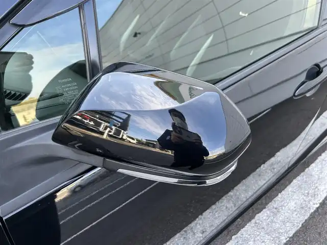 トヨタ プリウス ＰＨＶ Sナビパッケージ・GRスポーツ 長崎県 2019(令1)年 9.5万km アティチュードブラックマイカ 純正11.6インチナビ/（BT/フルセグ）/バックカメラ/衝突軽減システム/レーンアシスト/レーダークルーズ/ETC2.0/ステアリングスイッチ/ハーフレザーシート/シートヒーター/スマートキー/プッシュスタート/純正18インチAW