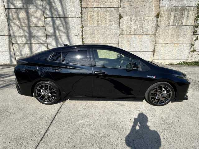 トヨタ プリウス ＰＨＶ Sナビパッケージ・GRスポーツ 長崎県 2019(令1)年 9.5万km アティチュードブラックマイカ 純正11.6インチナビ/（BT/フルセグ）/バックカメラ/衝突軽減システム/レーンアシスト/レーダークルーズ/ETC2.0/ステアリングスイッチ/ハーフレザーシート/シートヒーター/スマートキー/プッシュスタート/純正18インチAW