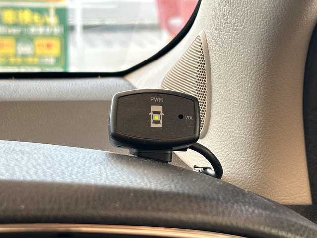 トヨタ ヴィッツ U スポーティパッケージ 岐阜県 2017(平29)年 11.4万km ホワイトパールクリスタルシャイン 純正ナビ7インチ/プッシュスタート/取扱説明書/スマートキー/ETC/フルセグ/前方ドラレコ/純正フロアマット/純正アルミホイール/キセノンヘッドライト/レーンキープアシスト/オートライト/保証書/ワンオーナー