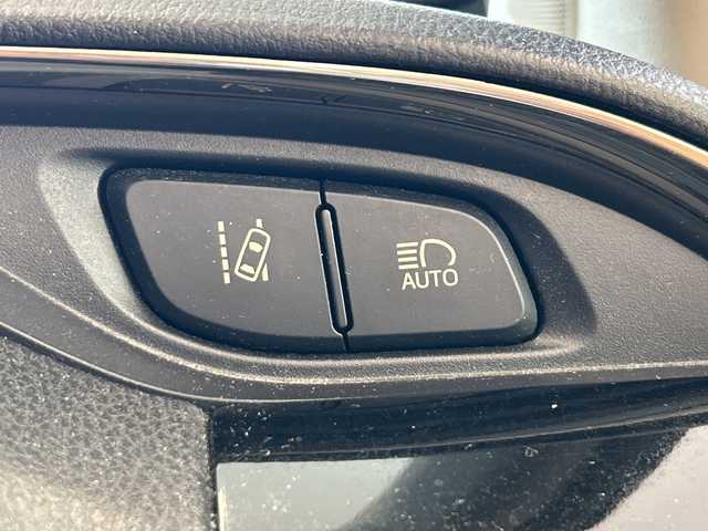 トヨタ ヴィッツ U スポーティパッケージ 岐阜県 2017(平29)年 11.4万km ホワイトパールクリスタルシャイン 純正ナビ7インチ/プッシュスタート/取扱説明書/スマートキー/ETC/フルセグ/前方ドラレコ/純正フロアマット/純正アルミホイール/キセノンヘッドライト/レーンキープアシスト/オートライト/保証書/ワンオーナー