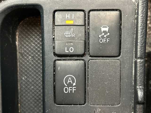 トヨタ ヴィッツ U スポーティパッケージ 岐阜県 2017(平29)年 11.4万km ホワイトパールクリスタルシャイン 純正ナビ7インチ/プッシュスタート/取扱説明書/スマートキー/ETC/フルセグ/前方ドラレコ/純正フロアマット/純正アルミホイール/キセノンヘッドライト/レーンキープアシスト/オートライト/保証書/ワンオーナー