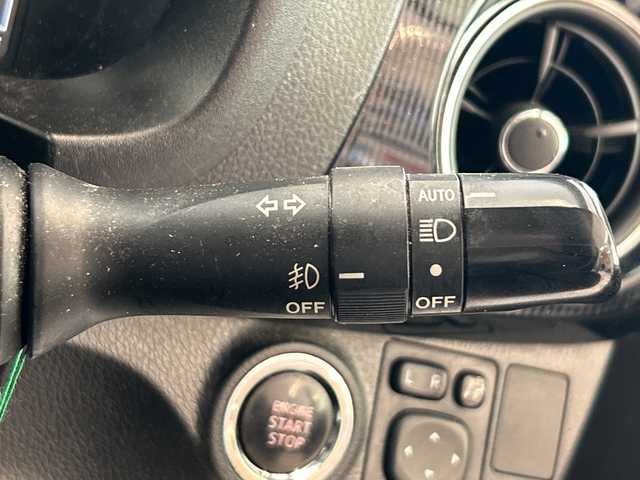 トヨタ ヴィッツ U スポーティパッケージ 岐阜県 2017(平29)年 11.4万km ホワイトパールクリスタルシャイン 純正ナビ7インチ/プッシュスタート/取扱説明書/スマートキー/ETC/フルセグ/前方ドラレコ/純正フロアマット/純正アルミホイール/キセノンヘッドライト/レーンキープアシスト/オートライト/保証書/ワンオーナー