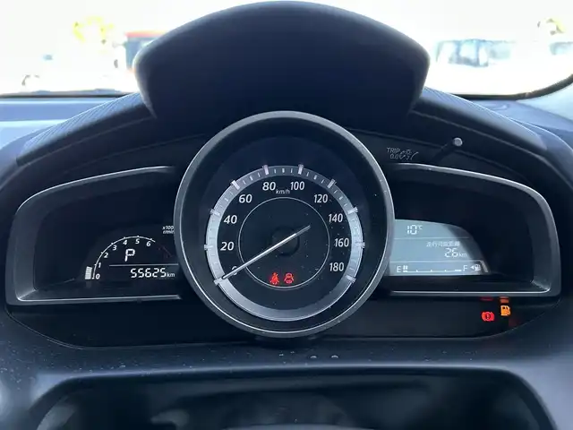 マツダ デミオ 13S 群馬県 2016(平28)年 5.6万km ソウルレッドプレミアムメタリック マツダ純正SDナビ/（FM/AM/CD/DVD/Bluetooth/フルセグTV）/スマート・シティ・ブレーキサポート/スマートキー/バックカメラ/キセノンヘッドライト/W+サイドエアバッグ/ステアリングスイッチ/電格ミラー/プッシュスタート/SPORTモード/アイドリングストップ/横滑り防止機能/純正フロアマット/純正15インチアルミ/純正ETC/社外前後ドラレコ（CA-XDR71GD）/保証書/取扱説明書/スペアキー×1