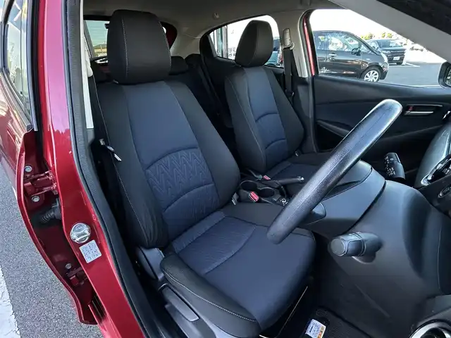 マツダ デミオ 13S 群馬県 2016(平28)年 5.6万km ソウルレッドプレミアムメタリック マツダ純正SDナビ/（FM/AM/CD/DVD/Bluetooth/フルセグTV）/スマート・シティ・ブレーキサポート/スマートキー/バックカメラ/キセノンヘッドライト/W+サイドエアバッグ/ステアリングスイッチ/電格ミラー/プッシュスタート/SPORTモード/アイドリングストップ/横滑り防止機能/純正フロアマット/純正15インチアルミ/純正ETC/社外前後ドラレコ（CA-XDR71GD）/保証書/取扱説明書/スペアキー×1