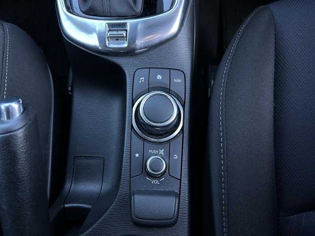 マツダ デミオ 13S 群馬県 2016(平28)年 5.6万km ソウルレッドプレミアムメタリック マツダ純正SDナビ/（FM/AM/CD/DVD/Bluetooth/フルセグTV）/スマート・シティ・ブレーキサポート/スマートキー/バックカメラ/キセノンヘッドライト/W+サイドエアバッグ/ステアリングスイッチ/電格ミラー/プッシュスタート/SPORTモード/アイドリングストップ/横滑り防止機能/純正フロアマット/純正15インチアルミ/純正ETC/社外前後ドラレコ（CA-XDR71GD）/保証書/取扱説明書/スペアキー×1