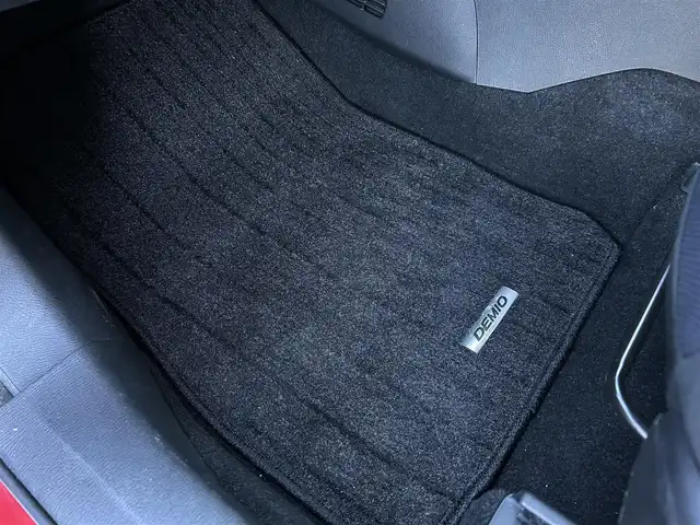 マツダ デミオ 13S 群馬県 2016(平28)年 5.6万km ソウルレッドプレミアムメタリック マツダ純正SDナビ/（FM/AM/CD/DVD/Bluetooth/フルセグTV）/スマート・シティ・ブレーキサポート/スマートキー/バックカメラ/キセノンヘッドライト/W+サイドエアバッグ/ステアリングスイッチ/電格ミラー/プッシュスタート/SPORTモード/アイドリングストップ/横滑り防止機能/純正フロアマット/純正15インチアルミ/純正ETC/社外前後ドラレコ（CA-XDR71GD）/保証書/取扱説明書/スペアキー×1