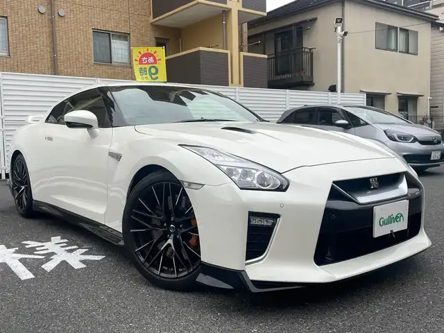 日産 ＧＴ－Ｒ ピュアエディション 広島県 2021(令3)年 0.5万km ブリリアントホワイトパール 純正メモリナビ/ (CD/DVD/BT/USB/フルセグTV)/バックカメラ/ハーフレザーシート/前席パワーシート/クルーズコントロール/パドルシフト/MTモード付AT/プッシュスタート/スマートキー/スペアキー/純正20インチAW/純正LEDヘッドライト/横滑り防止装置/ナビ取扱説明書/取扱説明書/保証書