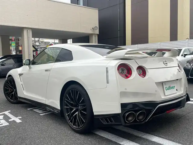 日産 ＧＴ－Ｒ ピュアエディション 広島県 2021(令3)年 0.5万km ブリリアントホワイトパール 純正メモリナビ/ (CD/DVD/BT/USB/フルセグTV)/バックカメラ/ハーフレザーシート/前席パワーシート/クルーズコントロール/パドルシフト/MTモード付AT/プッシュスタート/スマートキー/スペアキー/純正20インチAW/純正LEDヘッドライト/横滑り防止装置/ナビ取扱説明書/取扱説明書/保証書