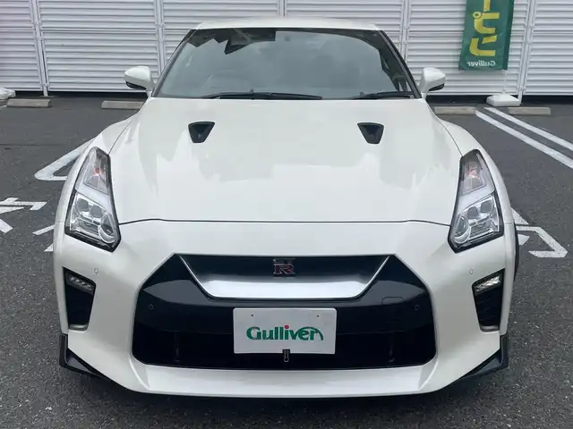 日産 ＧＴ－Ｒ ピュアエディション 広島県 2021(令3)年 0.5万km ブリリアントホワイトパール 純正メモリナビ/ (CD/DVD/BT/USB/フルセグTV)/バックカメラ/ハーフレザーシート/前席パワーシート/クルーズコントロール/パドルシフト/MTモード付AT/プッシュスタート/スマートキー/スペアキー/純正20インチAW/純正LEDヘッドライト/横滑り防止装置/ナビ取扱説明書/取扱説明書/保証書