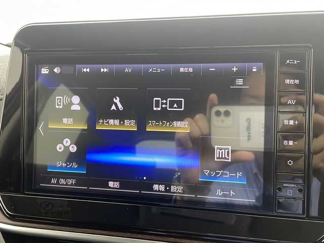 日産 オーラ G レザーエディション 三重県 2022(令4)年 1.1万km ダークメタルグレー 禁煙車/エマージェンシーブレーキ/純正SDナビ/BT/フルセグTV/全方位カメラ/デジタルインナーミラー/クリアランスソナー/ブラインドスポットモニター/レザーシート/オートブレーキホールド/純正ドライブレコーダー/オートハイビーム/純正17インチアルミホイール/スマートキー
