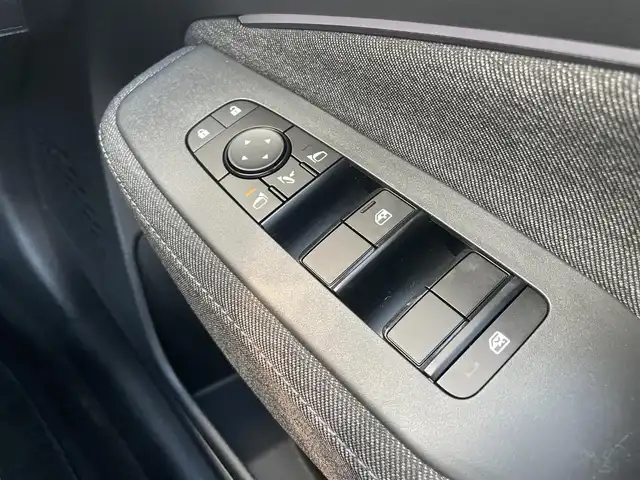 日産 オーラ G レザーエディション 千葉県 2022(令4)年 1.1万km ダークメタルグレー 全方位運転支援システム/　衝突軽減ブレーキ/レーンキープアシスト/　レーダークルーズコントロール/アダプティブヘッドライト/　クリアランスソナー/ブラインドスポットモニター/純正ナビ(MM222D-L)/　フルセグ/BT/USB/カープレイ/アラウンドビューモニター/デジタルインナーミラー/電動パーキングブレーキ/ブレーキホールド/ステアリングスイッチ/ETC/LEDヘッドライト/オートライト/フォグライト/スマートキー/プッシュスタート/純正フロアマット/純正17インチAW