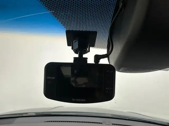 ホンダ ヴェゼル ハイブリッド X 兵庫県 2014(平26)年 5.5万km ミスティックグリーンパール 純正ナビ(ワンセグTV/CD/DVD/Bluetooth)/クルーズコントロール/シートヒーター/ETC/バックカメラ/ドライブレコーダー/ドアバイザー/電子パーキング/パドルシフト/純正アルミホイール/純正フロアマット/4WD/LEDヘッドライト/オートライト/スペアキー