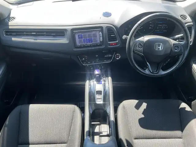 ホンダ ヴェゼル ハイブリッド X 秋田県 2014(平26)年 5.5万km ミスティックグリーンパール ４WD/LEDヘッドライト/衝突軽減システム/純正ナビ/ワンセグ/バックカメラ/純正アルミ/スマートキー/アイドリングストップ/パーキングアシスト/プッシュスタート/クルーズコントロール/ステアリングスイッチ/ETC/前席シートヒーター/パドルシフト/ドライブレコーダー/純正フロアマット/純正ドアバイザー/オートライト/オートエアコン/パワーステアリング/パワーウィンドウ/横滑り防止/寒冷地仕様/電動格納ウィンカーミラー/保証書/取扱説明書/記録簿